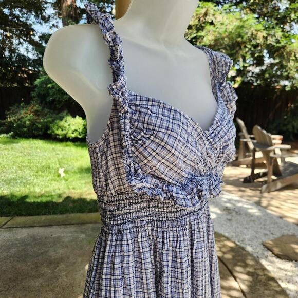 Gorgeous studio cottage core plaid - Picture 3 of 4